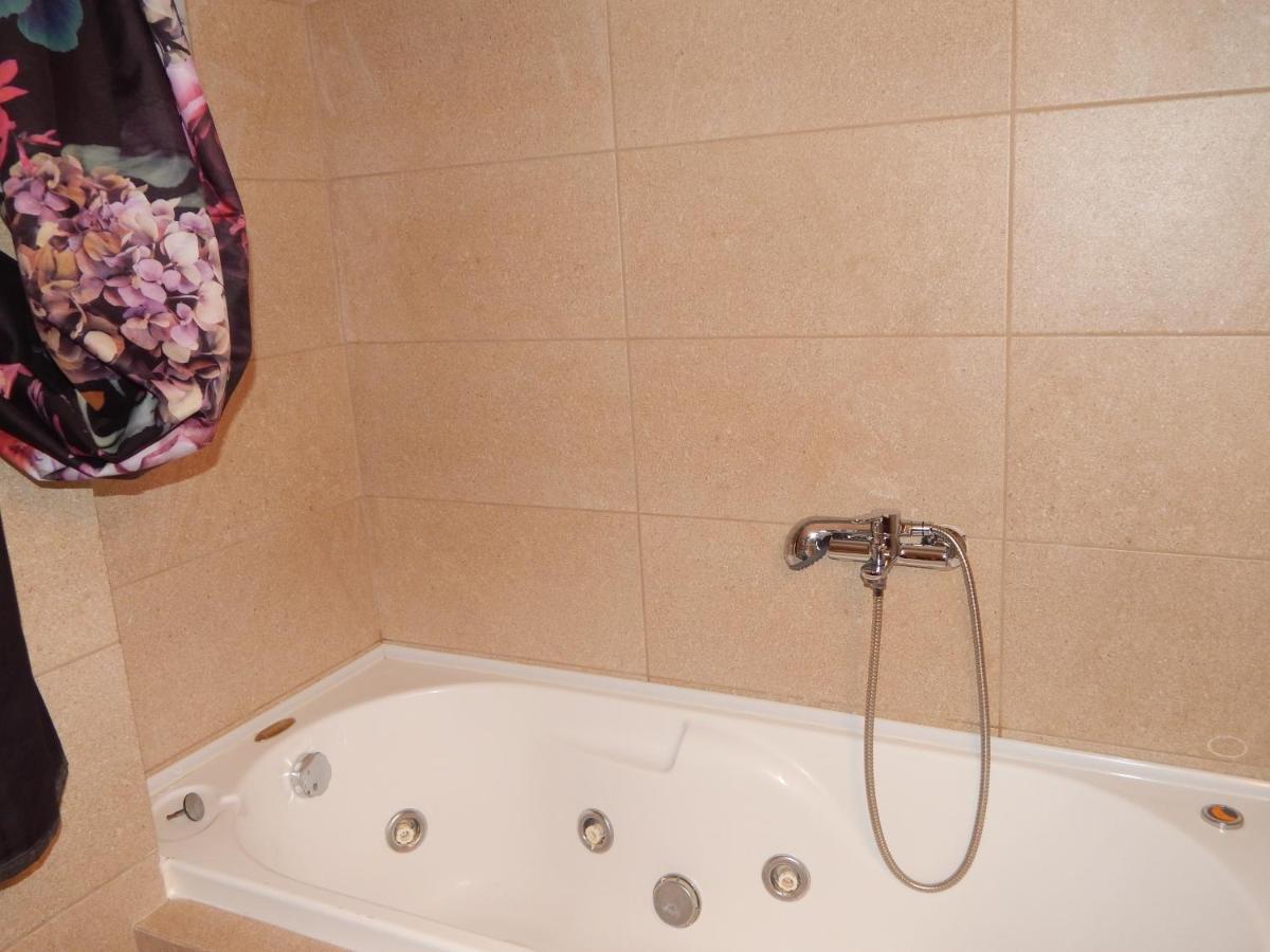 מקריגיאלוס Zira Holiday House מראה חיצוני תמונה